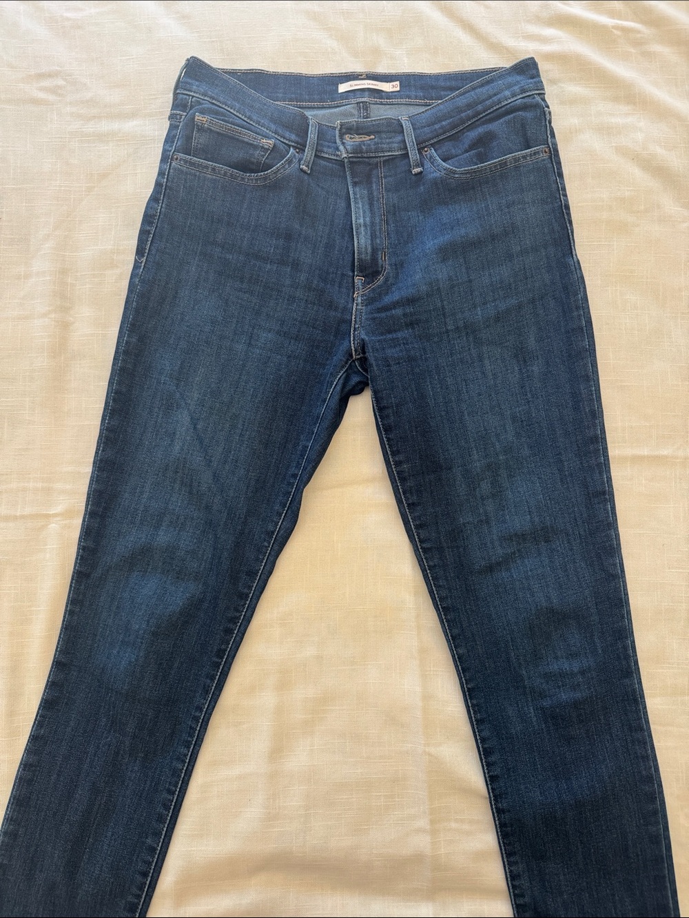 Levi's Women's Skinny Jeans in Dark Blue Wash